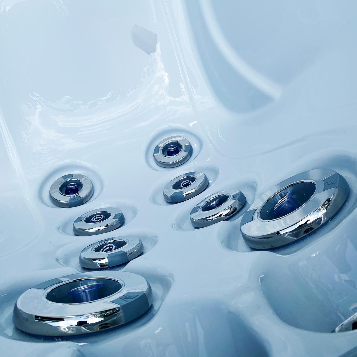 Manhattan Life Hot Tub