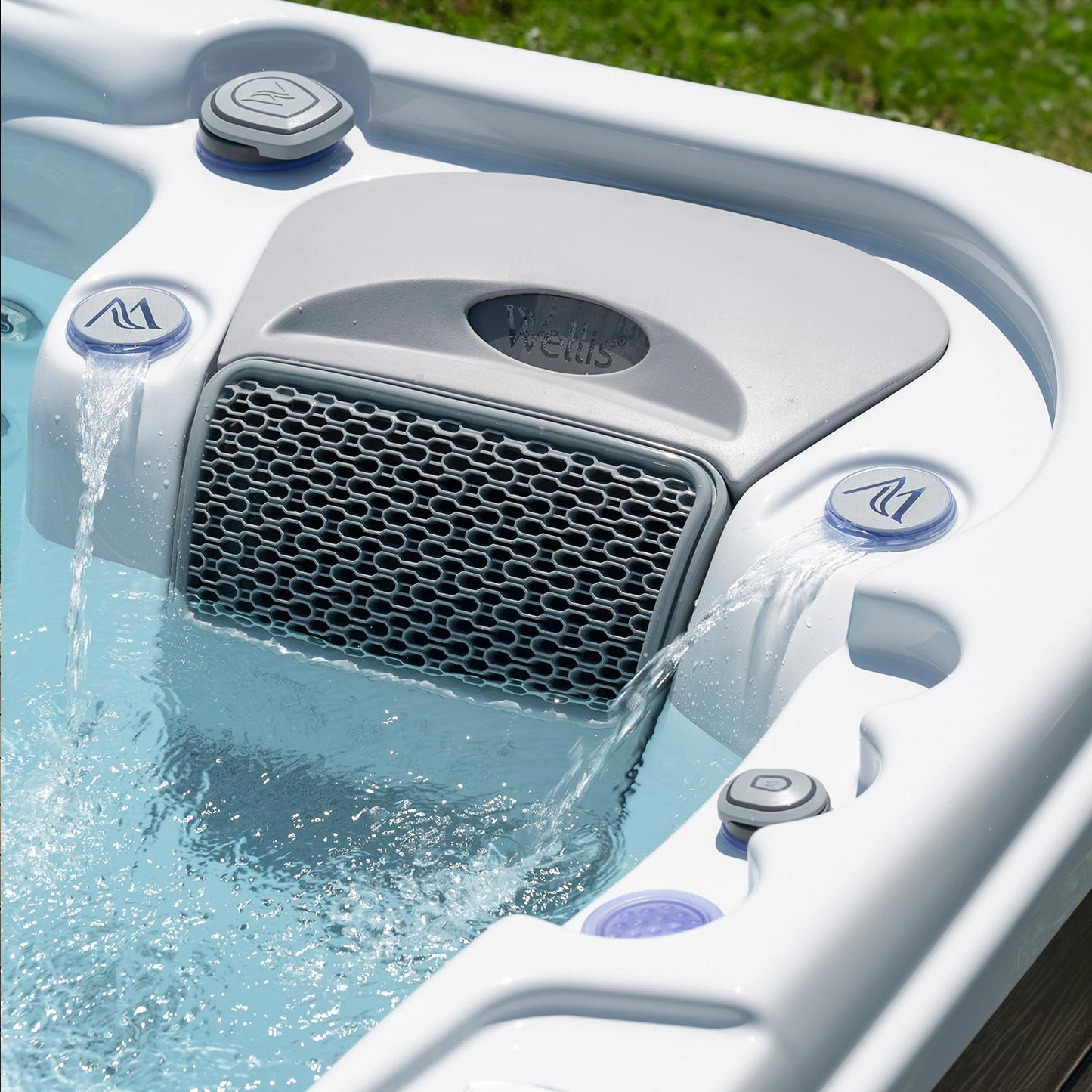 Lugano Life Hot Tub