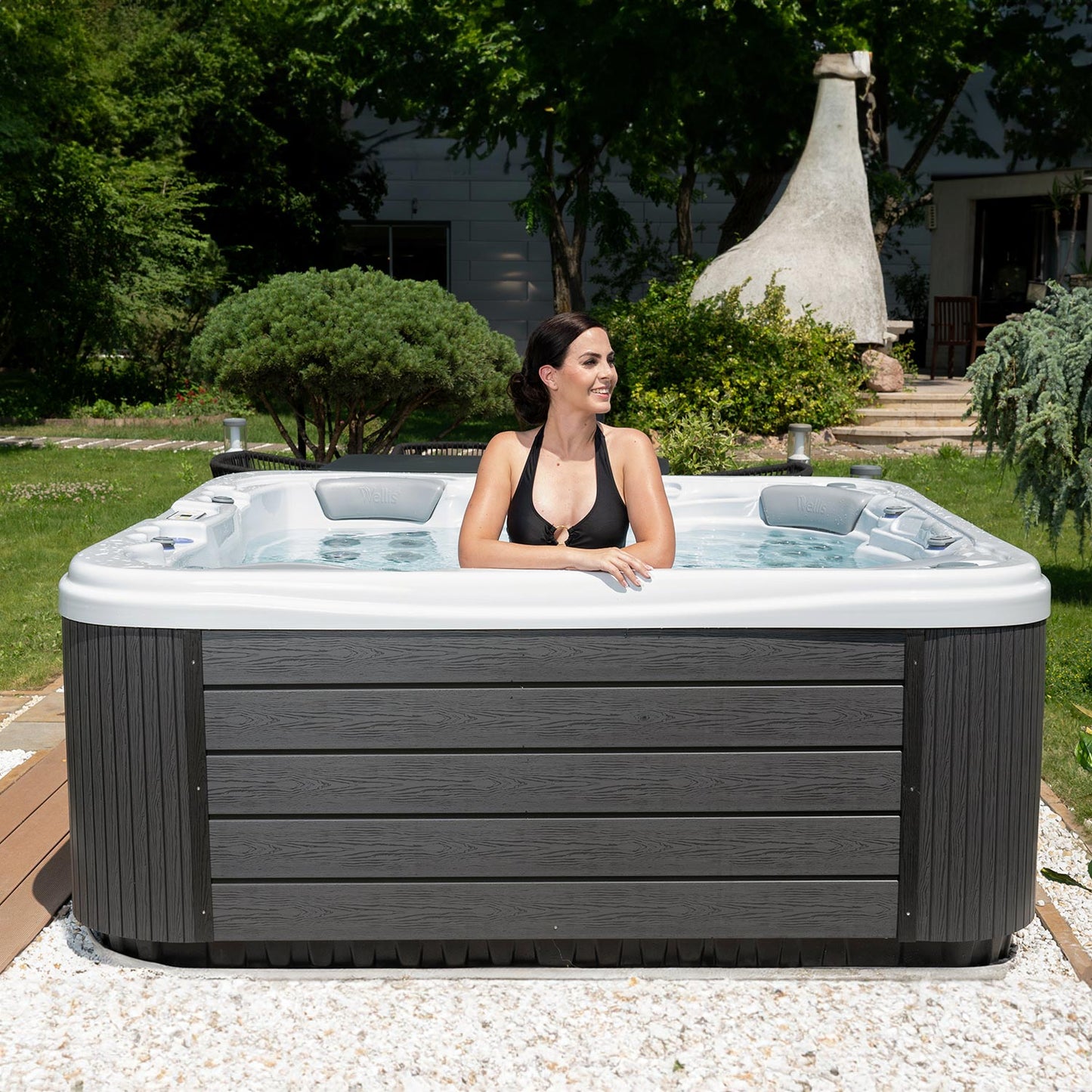 Lugano Life Hot Tub