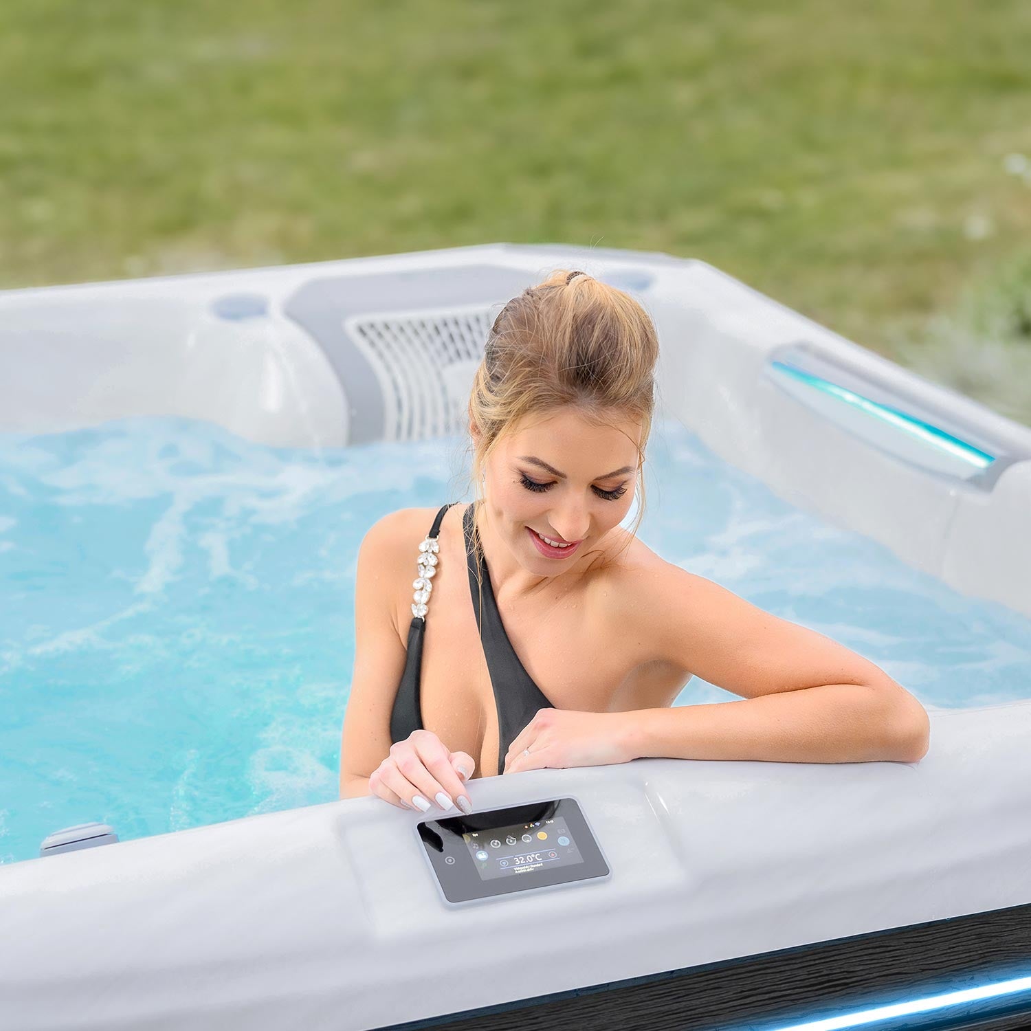 Kilimanjaro Life Hot Tub - Deluxe